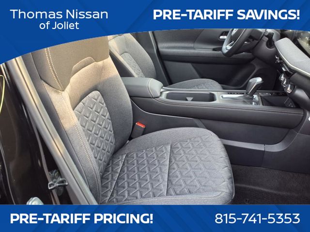 Vehicle image 13 of 25