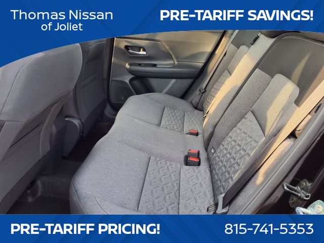 Vehicle image 18 of 25