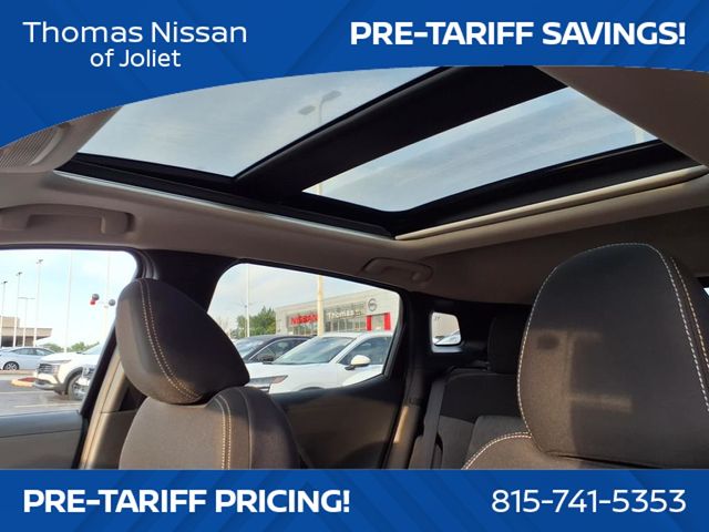 Vehicle image 16 of 25