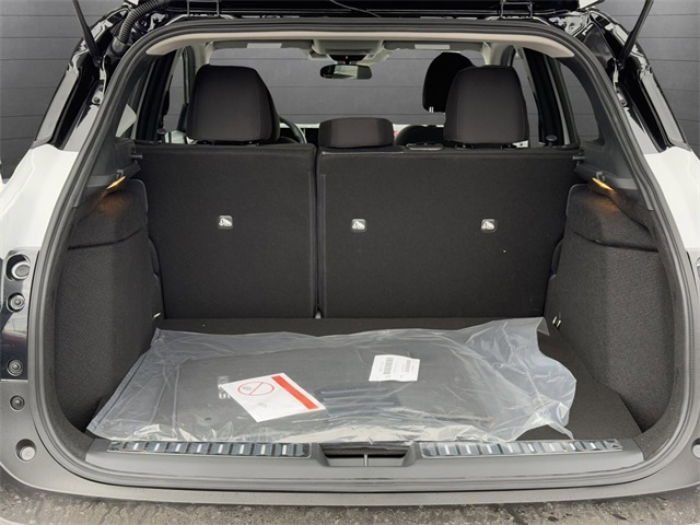 2025 Nissan Kicks SV Image 10 of 31