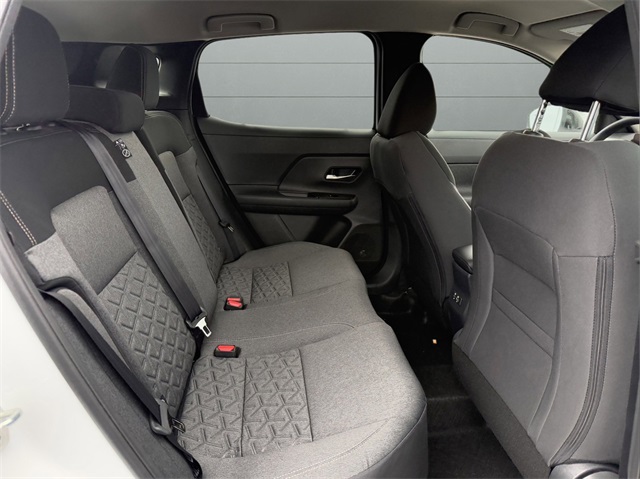 2025 Nissan Kicks SV Image 13 of 31