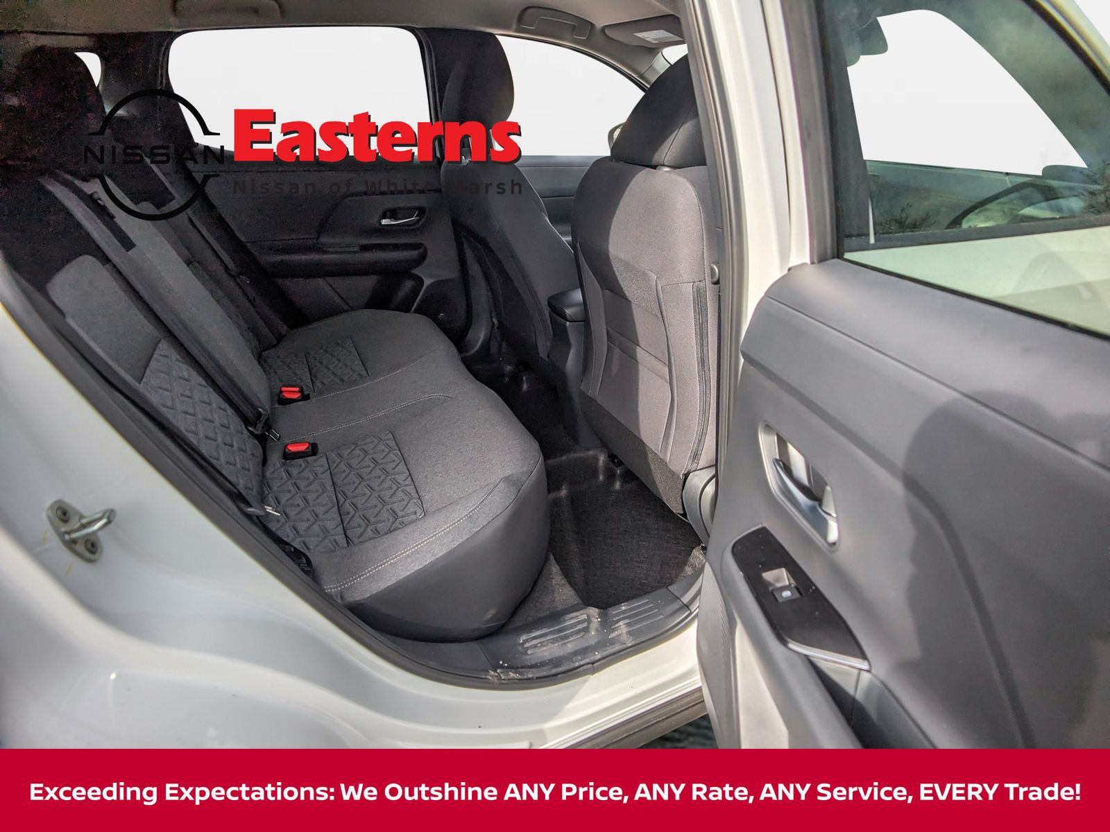 Vehicle image 15 of 33