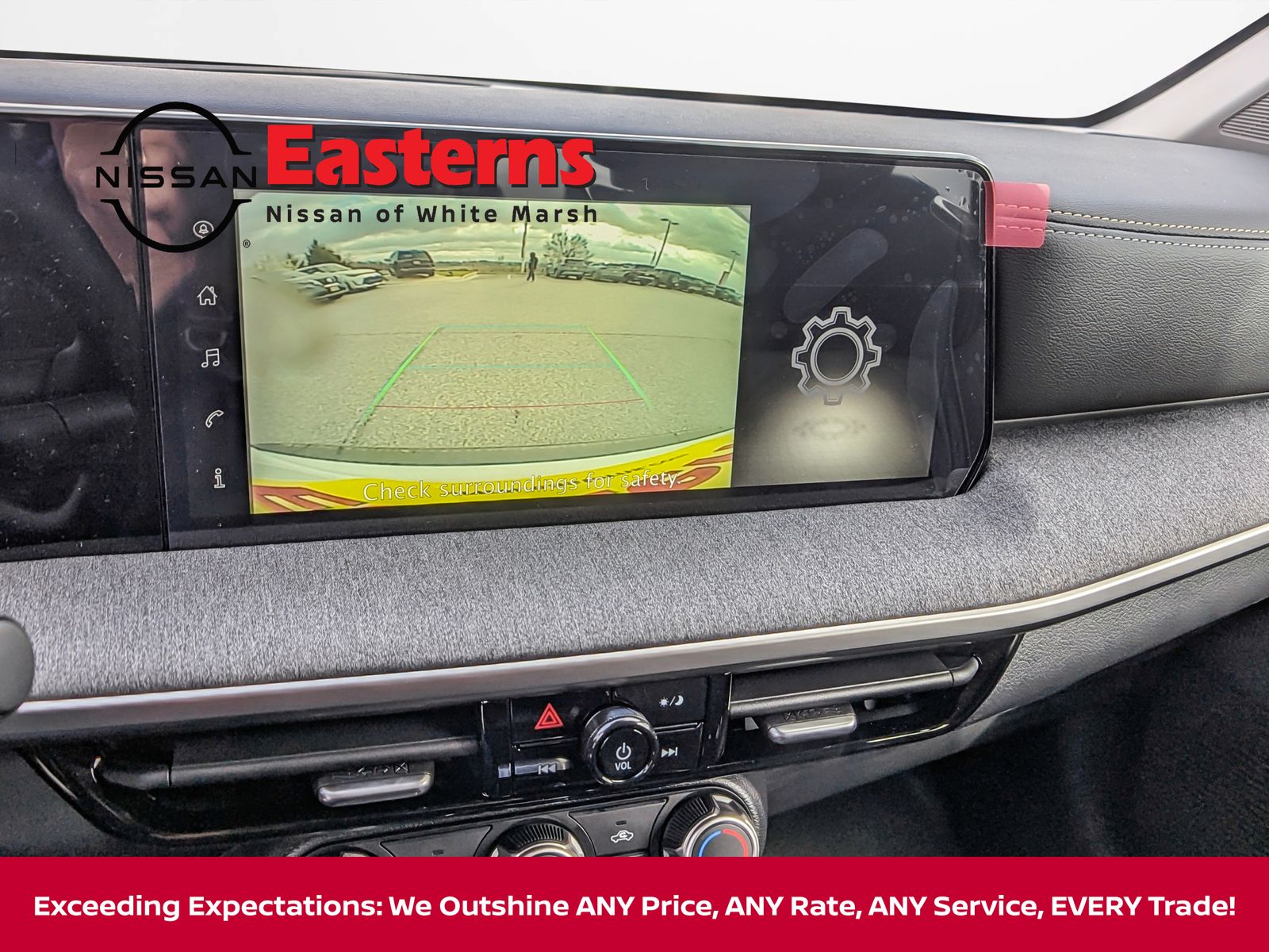 Vehicle image 21 of 33