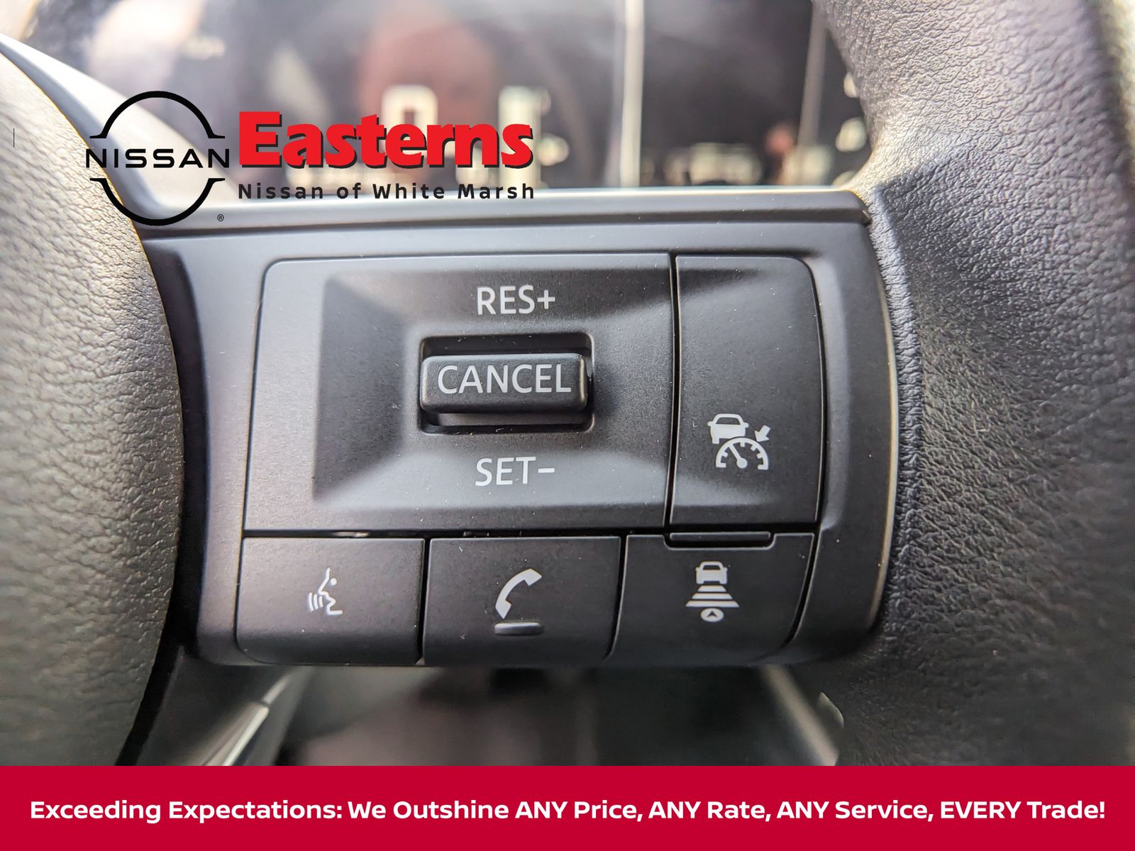 Vehicle image 27 of 33