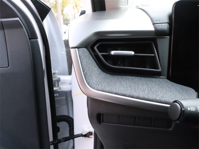 Vehicle image 12 of 26