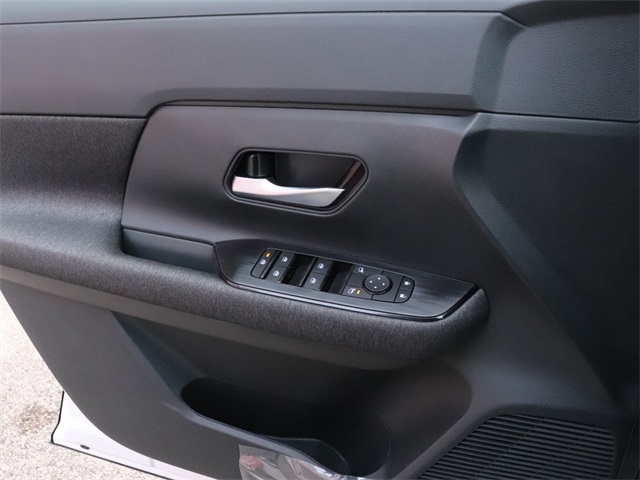 Vehicle image 20 of 26