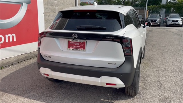 Vehicle image 7 of 26