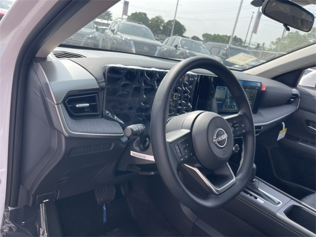Vehicle image 13 of 26