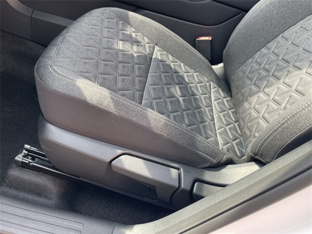 Vehicle image 24 of 26