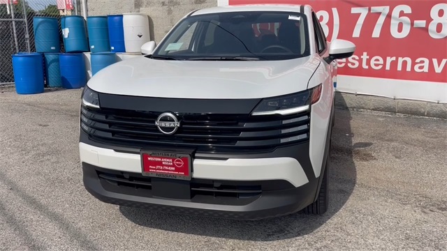 Vehicle image 23 of 26