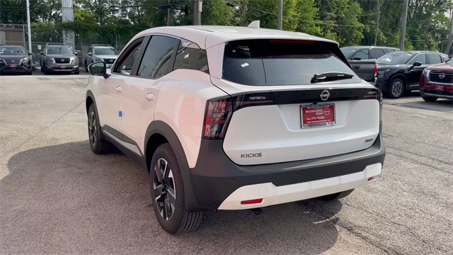 Vehicle image 9 of 26