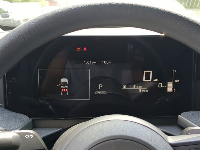 Vehicle image 9 of 15