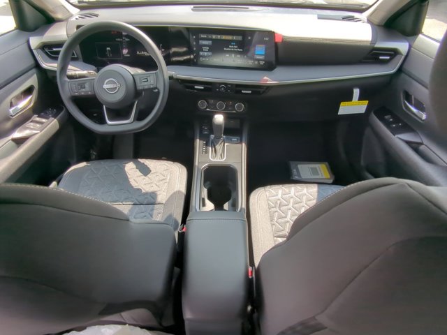 Vehicle image 8 of 15