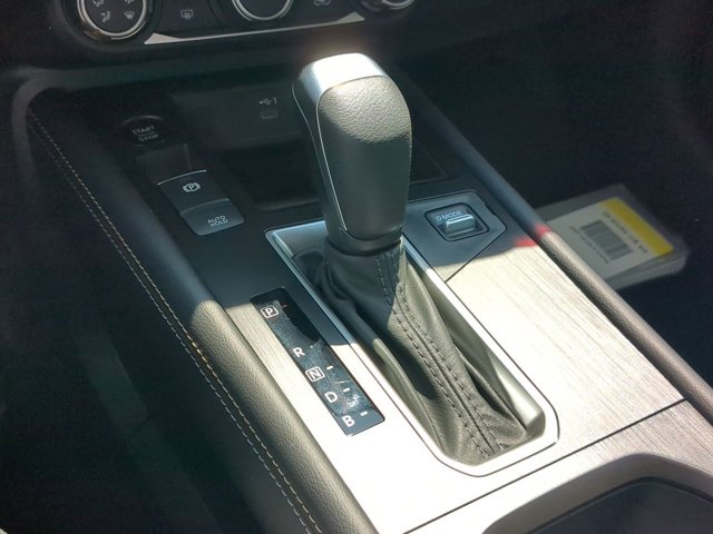 Vehicle image 12 of 15