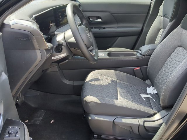 Vehicle image 6 of 15