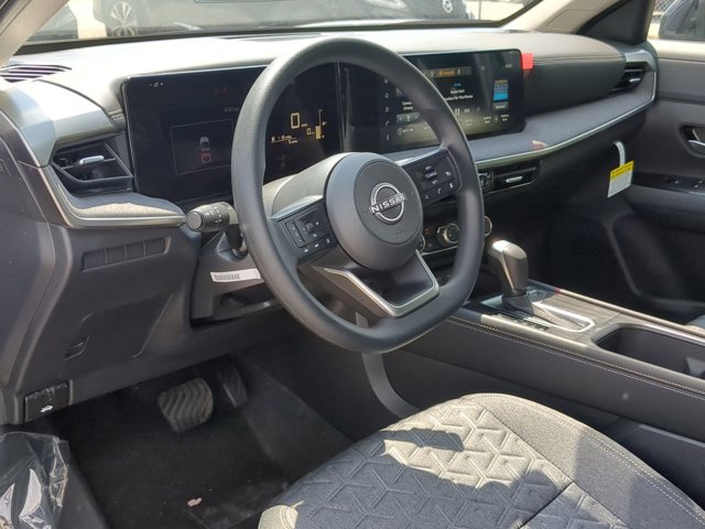 Vehicle image 7 of 15
