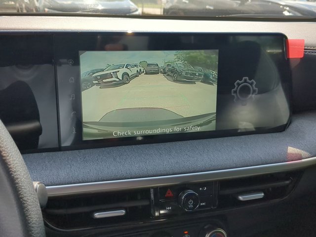 Vehicle image 11 of 15