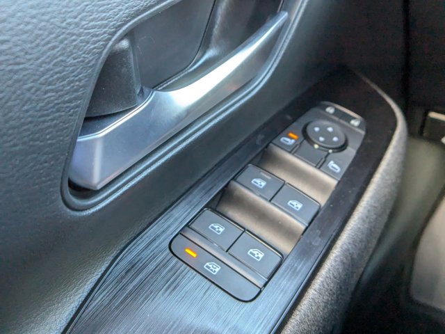 Vehicle image 21 of 27