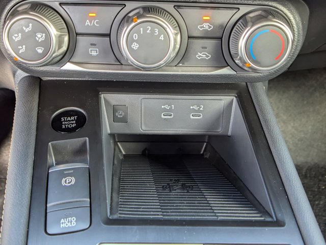 Vehicle image 16 of 27