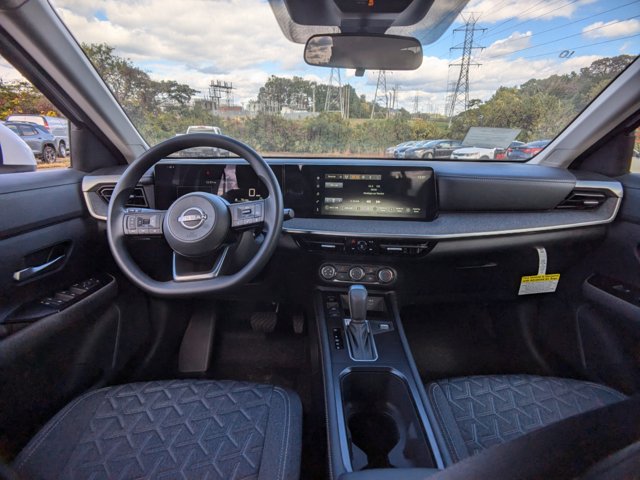 Vehicle image 11 of 27