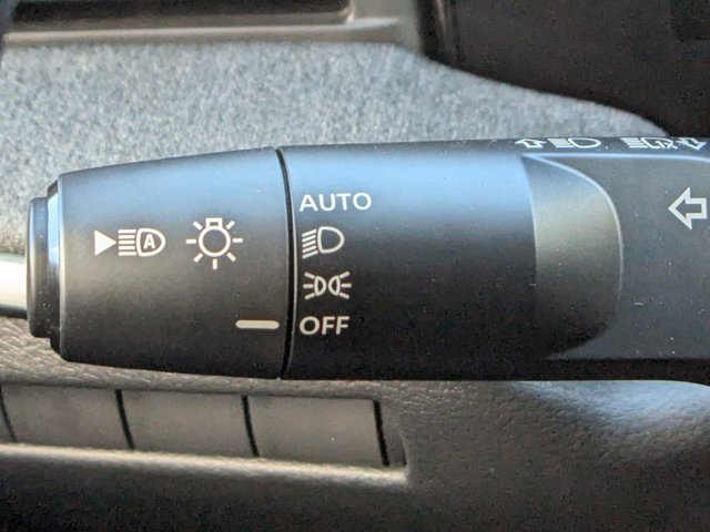 Vehicle image 22 of 27