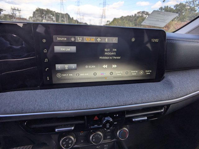 Vehicle image 13 of 27
