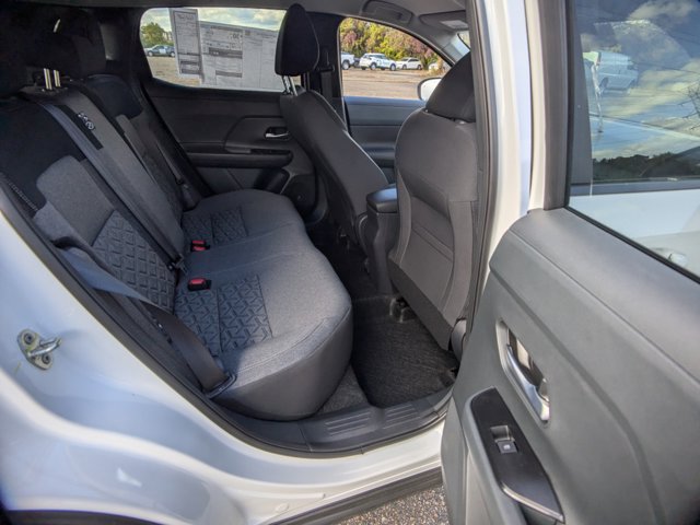 Vehicle image 9 of 27