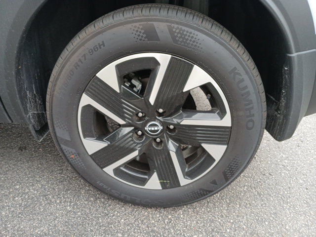Vehicle image 10 of 69