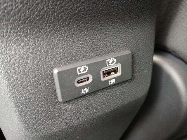 Vehicle image 32 of 69