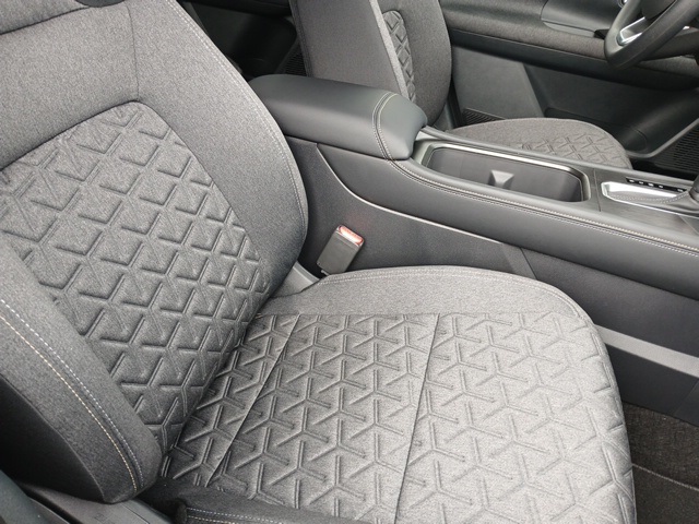 Vehicle image 13 of 69