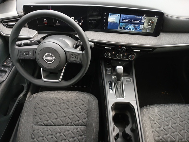 Vehicle image 17 of 69