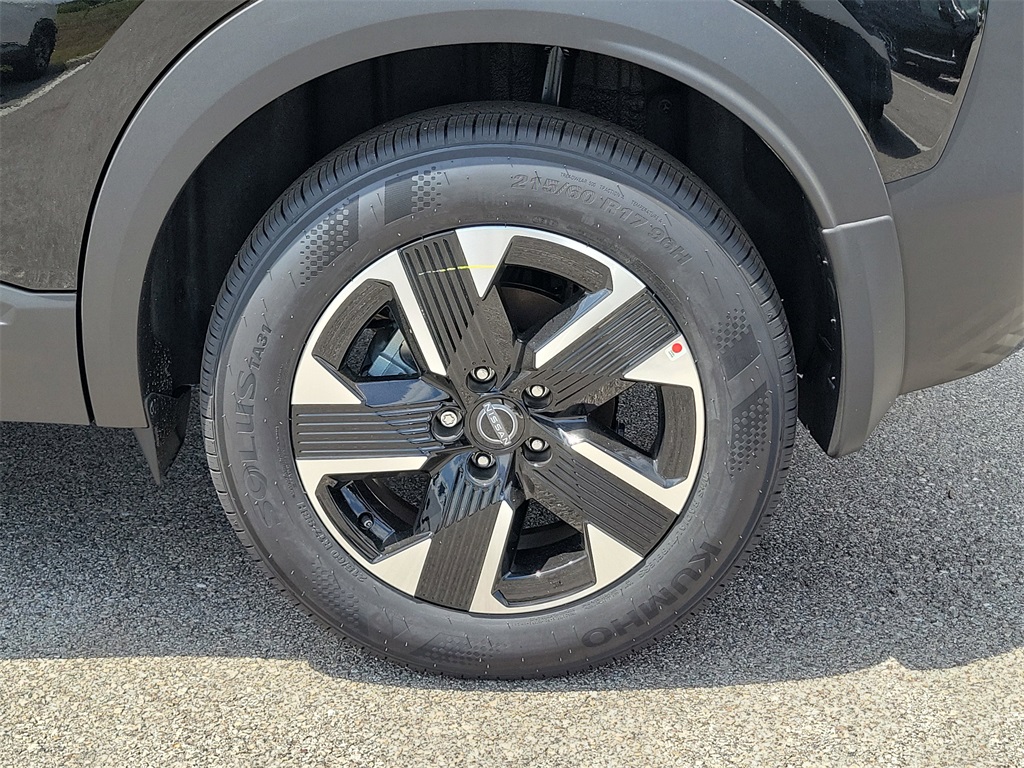 Vehicle image 4 of 10