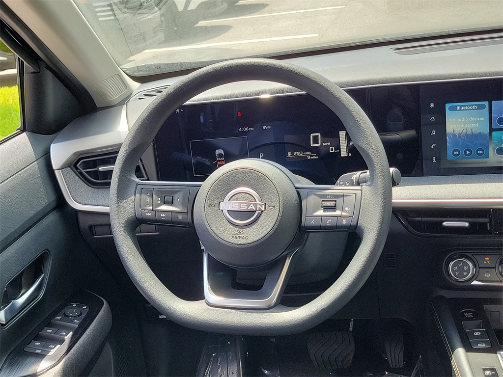 Vehicle image 9 of 10