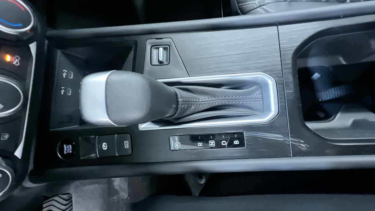 Vehicle image 28 of 41