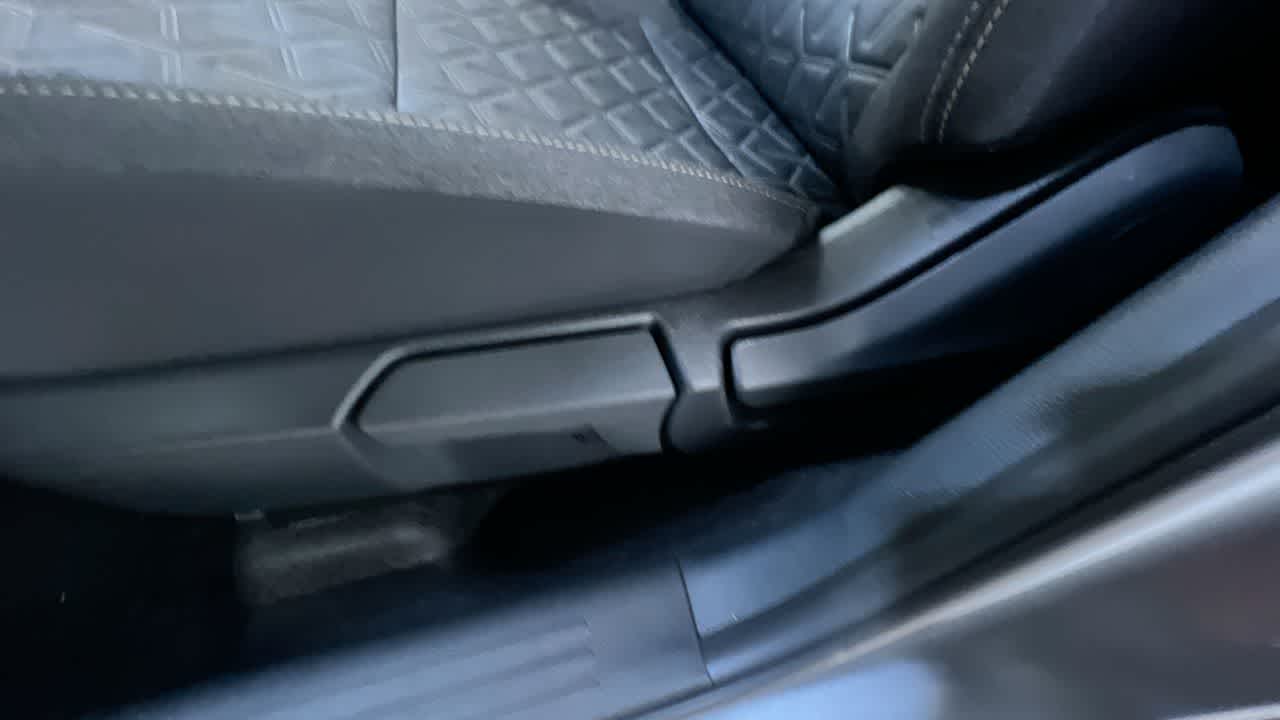 Vehicle image 12 of 41