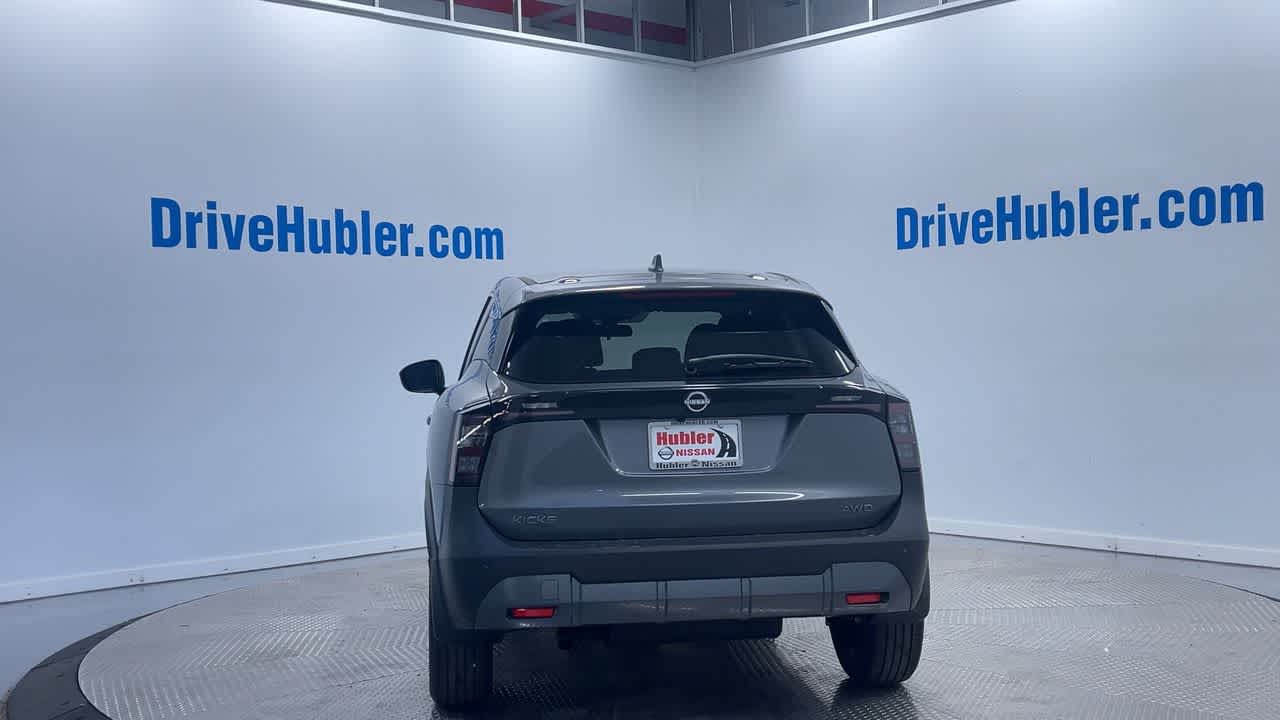 Vehicle image 8 of 41
