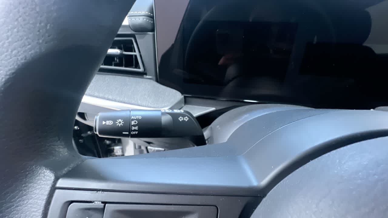 Vehicle image 16 of 41