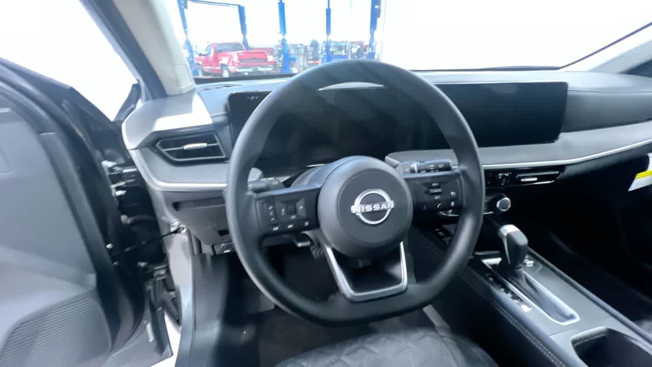Vehicle image 14 of 41