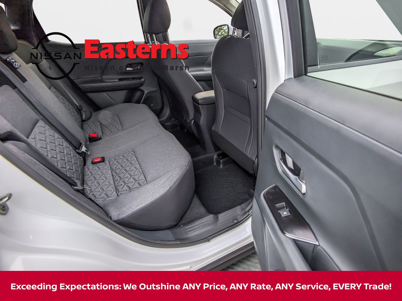 Vehicle image 14 of 34