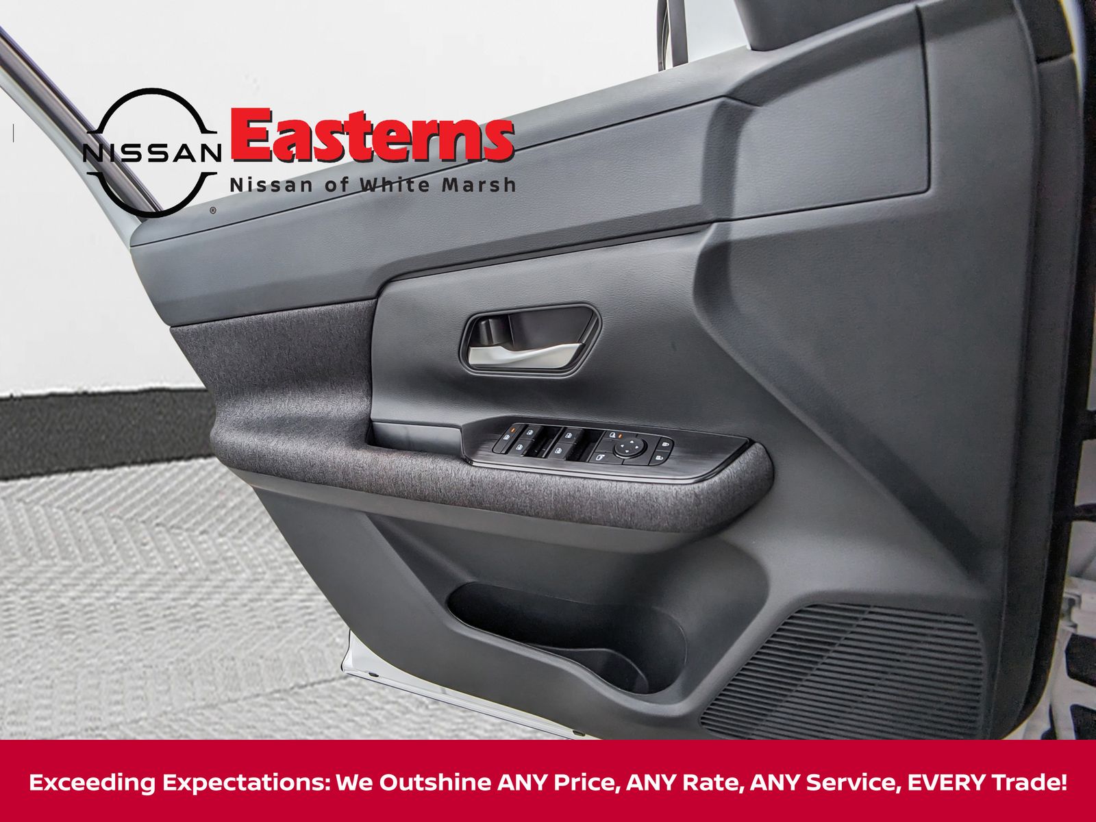 Vehicle image 21 of 34