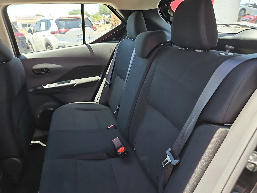 Vehicle image 10 of 20