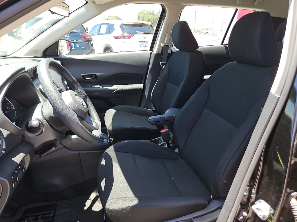 Vehicle image 13 of 20
