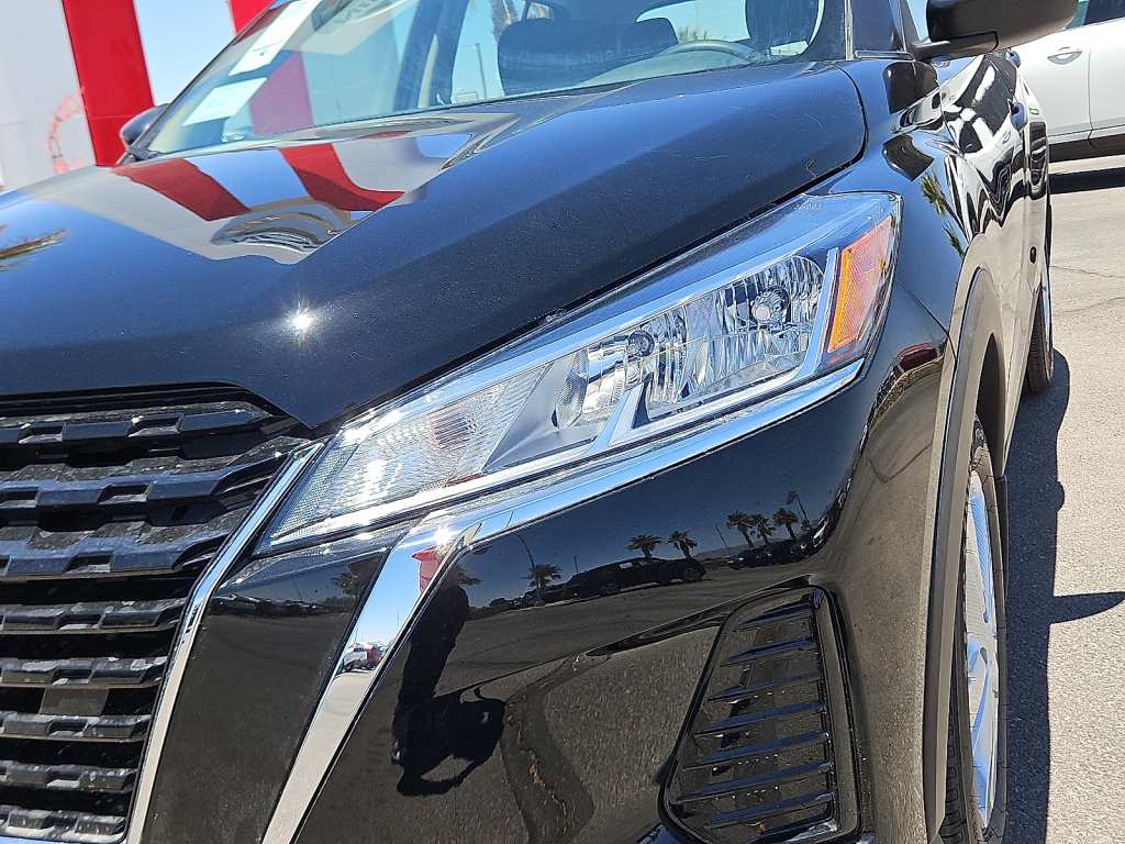 Vehicle image 8 of 20