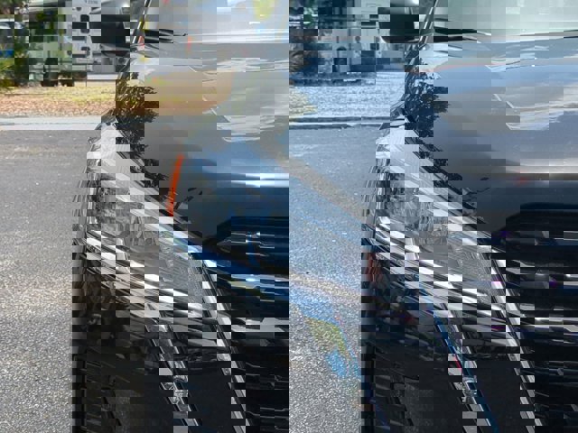 Vehicle image 10 of 27