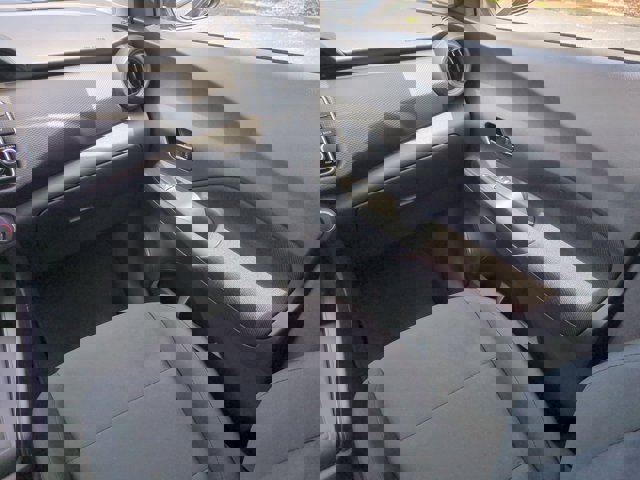 Vehicle image 17 of 27