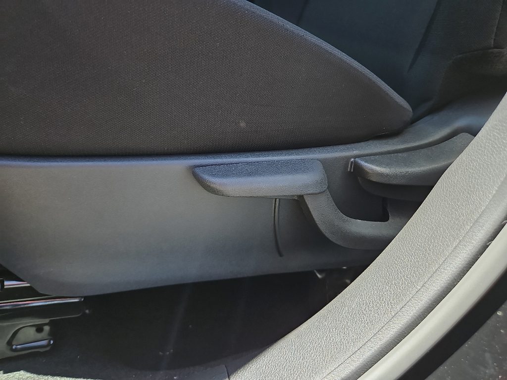 Vehicle image 14 of 20