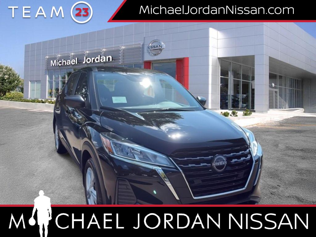 2025 Nissan Kicks Play S Image 3 of 30