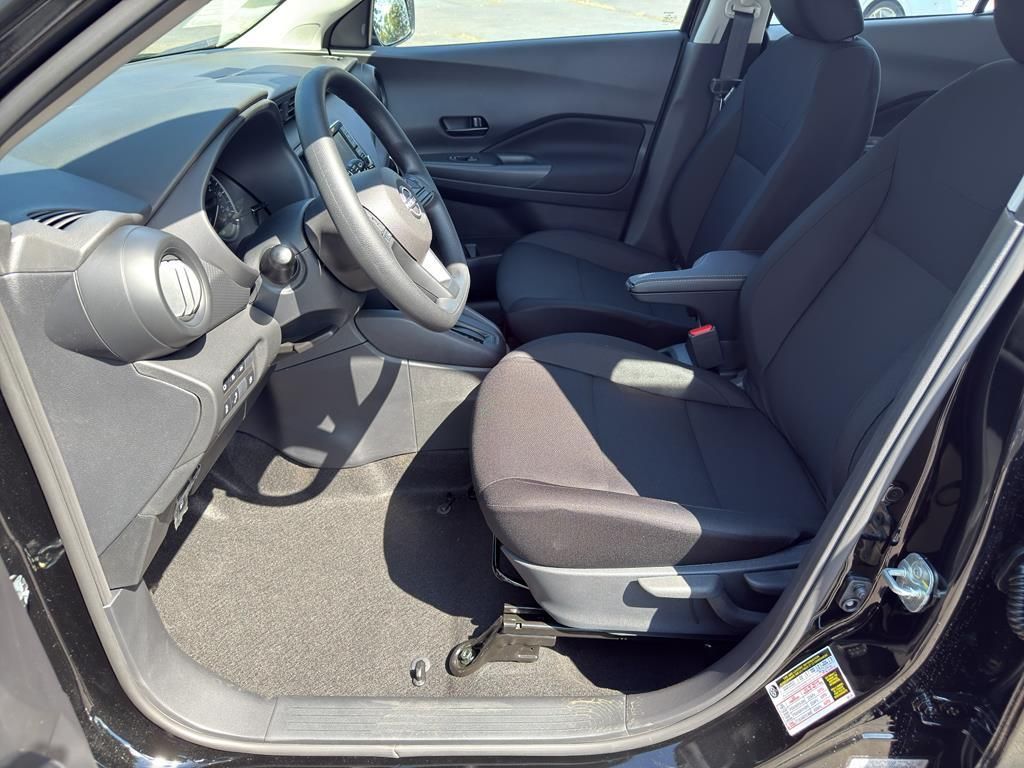 2025 Nissan Kicks Play S Image 13 of 30