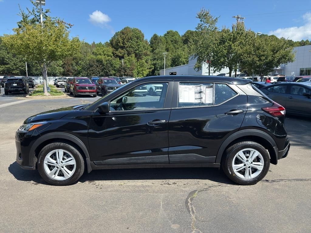2025 Nissan Kicks Play S Image 8 of 30