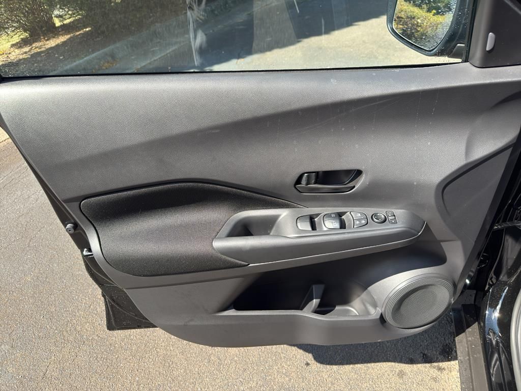 2025 Nissan Kicks Play S Image 21 of 30